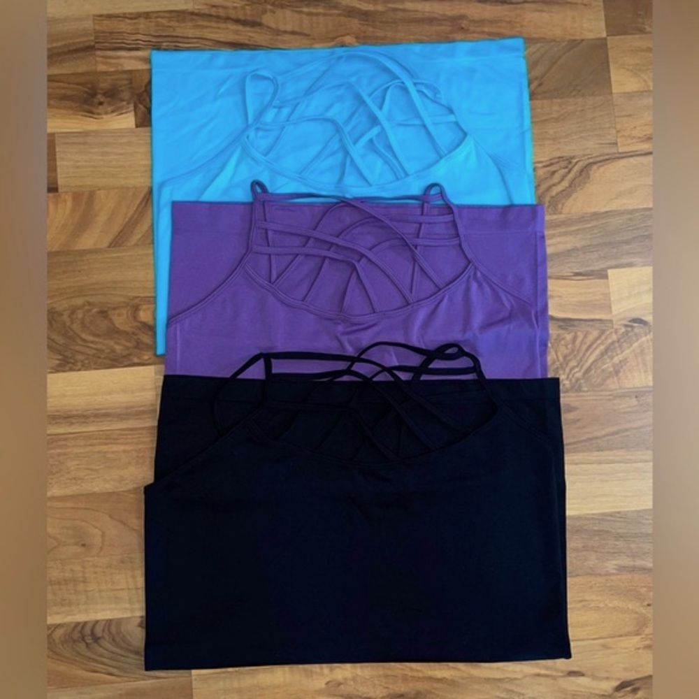 ZENANA OUTFITTERS BUNDLE OF 3 GORGEOUS TANK TOPS. SIZE 2X-3X.